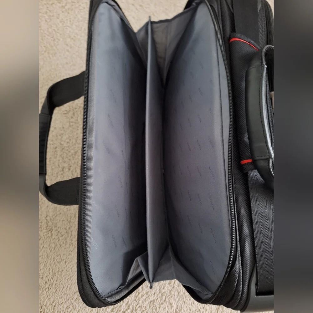 SOLO Laptop Briefcase